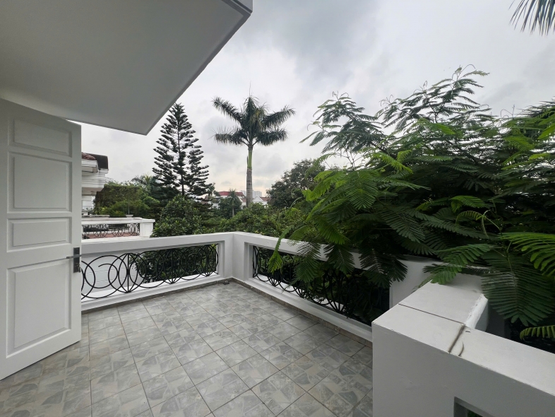 Renovated morden house for rent in D block, Ciputra, Tay Ho ward, Ha Noi