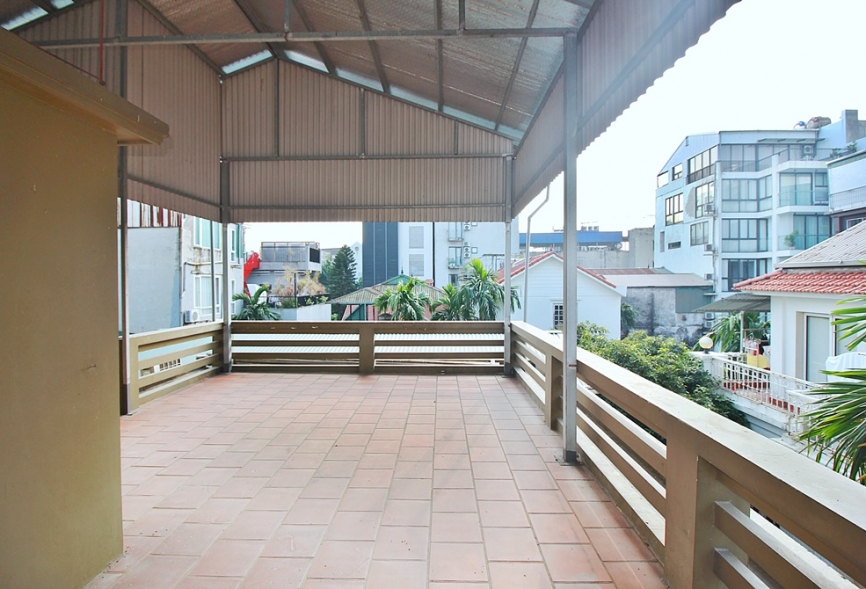 A nice 4 bedroom house for rent with big yard in Tay Ho, Ha Noi