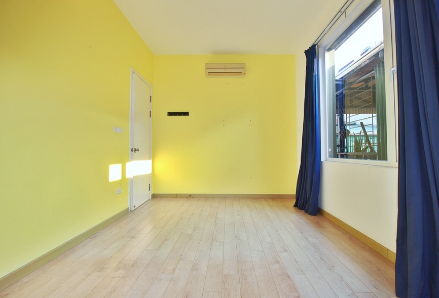 A nice 4 bedroom house for rent with big yard in Tay Ho, Ha Noi