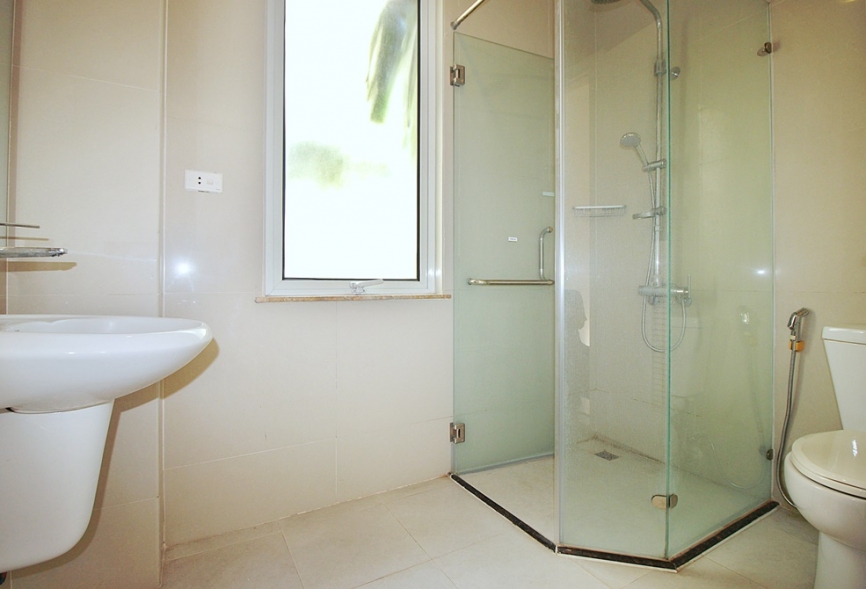 A nice 4 bedroom house for rent with big yard in Tay Ho, Ha Noi