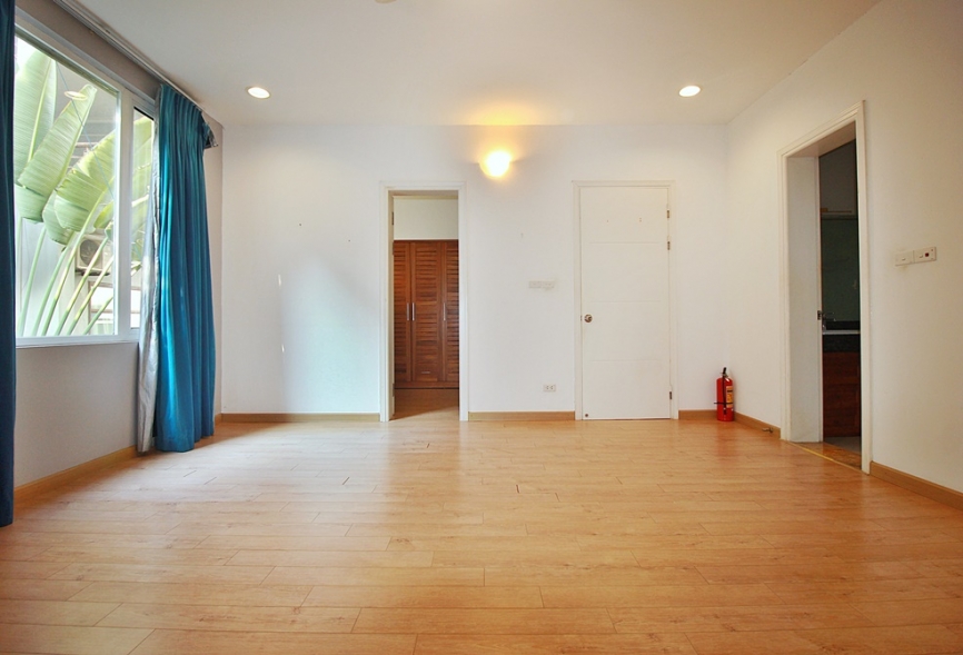 A nice 4 bedroom house for rent with big yard in Tay Ho, Ha Noi