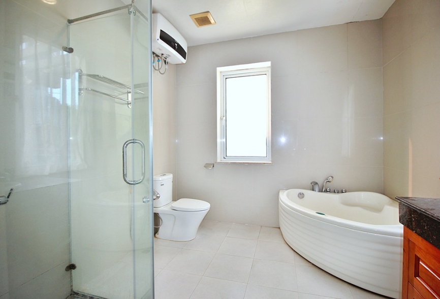 A nice 4 bedroom house for rent with big yard in Tay Ho, Ha Noi