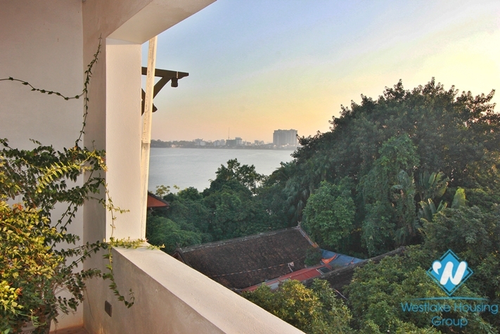 Unfurnished and new 4 bedrooms house for rent in Tay Ho, Ha Noi