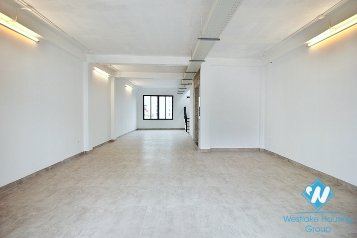 Renovated house for rent to make an office or restaurant in Tay Ho, Ha Noi