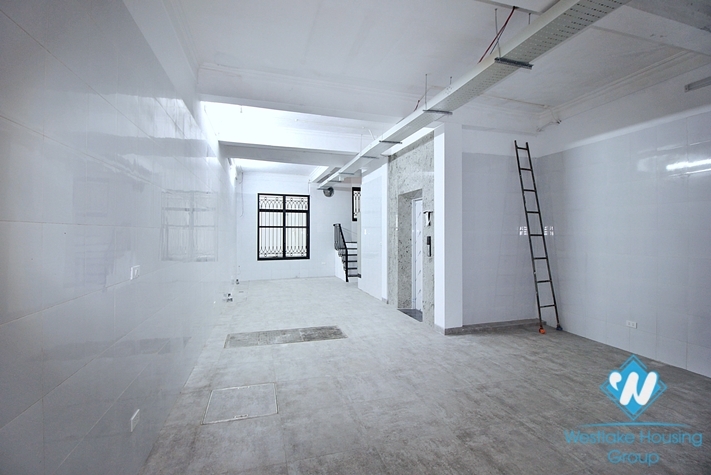 Renovated house for rent to make an office or restaurant in Tay Ho, Ha Noi