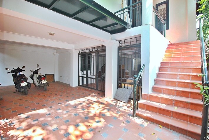 Newly renovated villa for rent in Tay Ho, Ha Noi