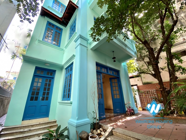 Green 3 beds house with front-yard for rent in Tu Hoa area, Tay Ho