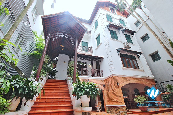 Unfurnished villa to rent in To ngoc van, Tay ho, Ha noi