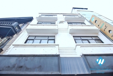 Spacious restaurant or office for rent in Xuan Dieu st, Tay Ho