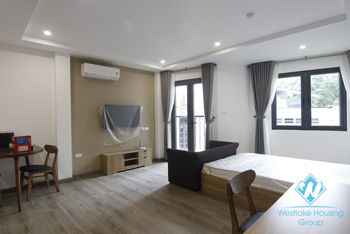 Bright studio for rent in Linh Lang street, Ba Dinh, Ha Noi