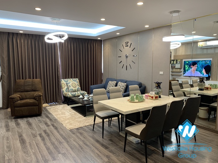 A beautiful and modern apartment for rent in HongKong Tower, Dong Da District.