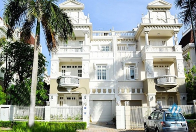 Stunning 5 bedrooms villa with SWIMMING POOL for rent in Ciputra, Hanoi