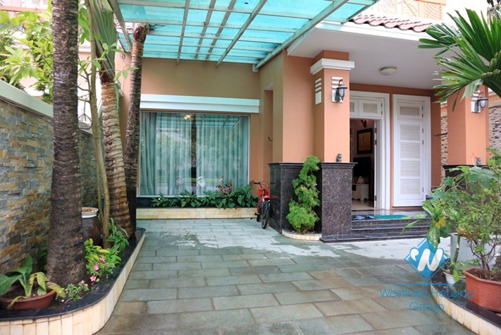 Nice 6 bedrooms house for rent in Ciputra area