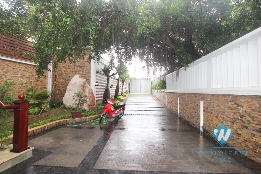 Luxury house with lake view available for lease in Westlake area, fully furnished.