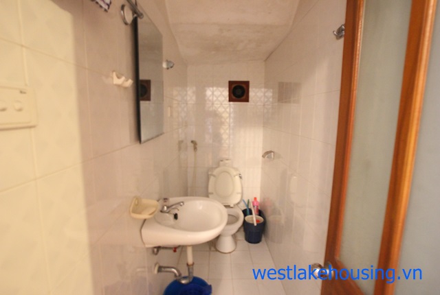 Cheap and nice house with 3 bedrooms for rent in Dang Thai Mai st, Tay Ho, Ha Noi